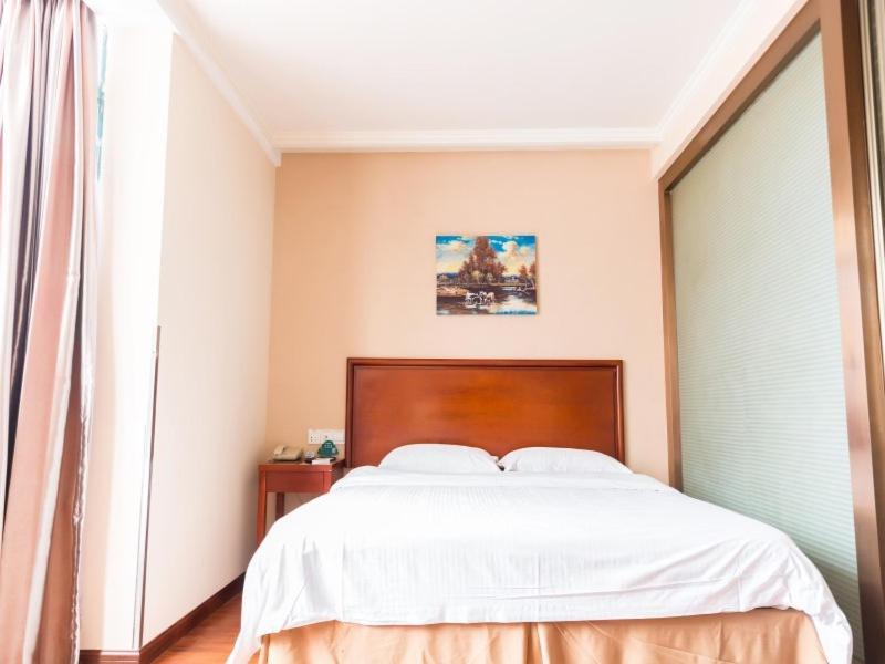 Greentree Inn Jiangsu Suzhou Kunshan High Speed Rail Station Hengshan Road Express Hotel Екстер'єр фото